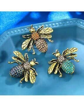 Bee Brooch Rhinestone Pin Stylish Hollywood Glam Bumble Insect Sparkly Trendy
